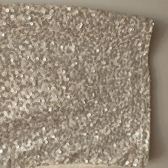 Old Navy Sequined Tank - Size XS - Picture 4 of 8